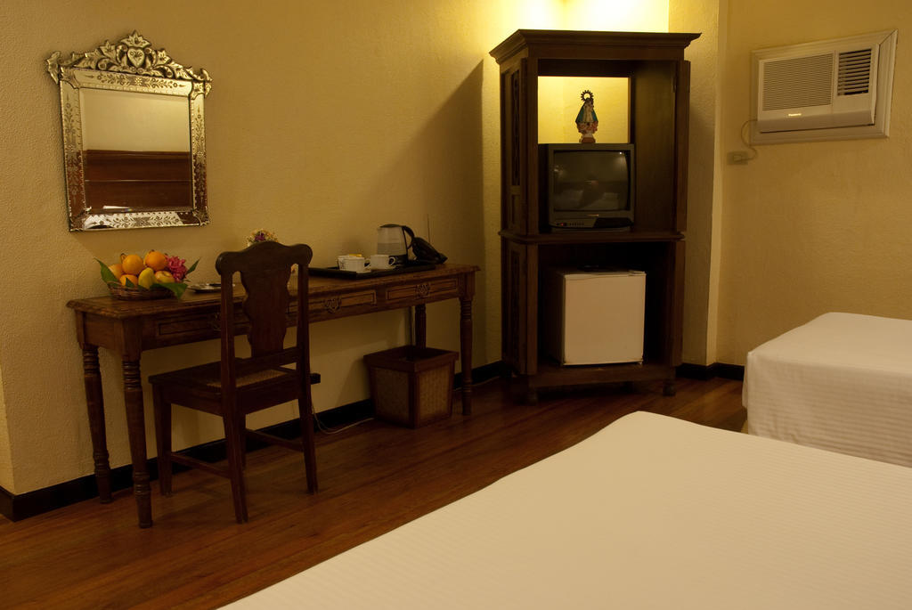 Sea Wind Resort Balabag  Room photo